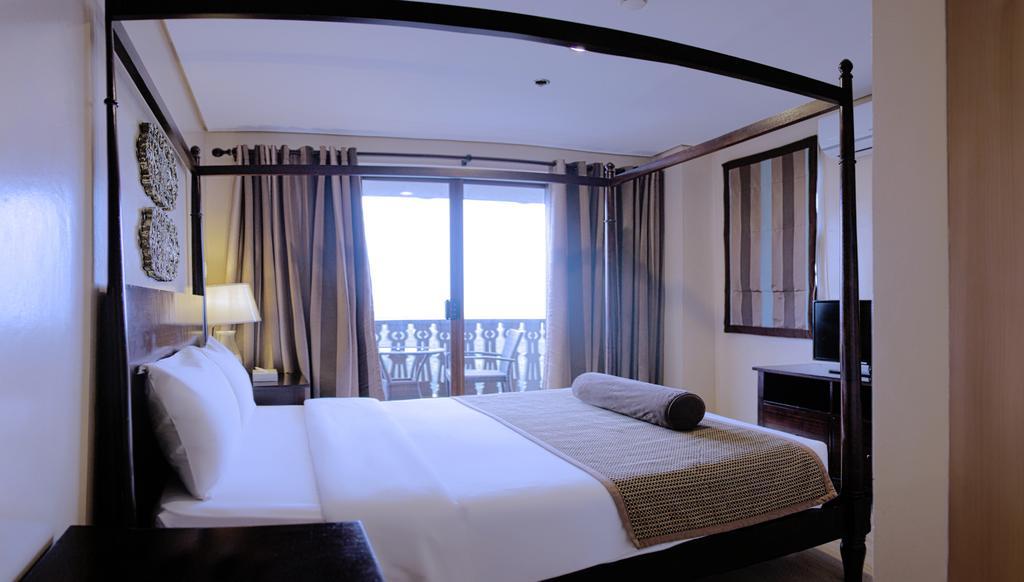 Crosswinds Resort Suites Tagaytay City Esterno foto